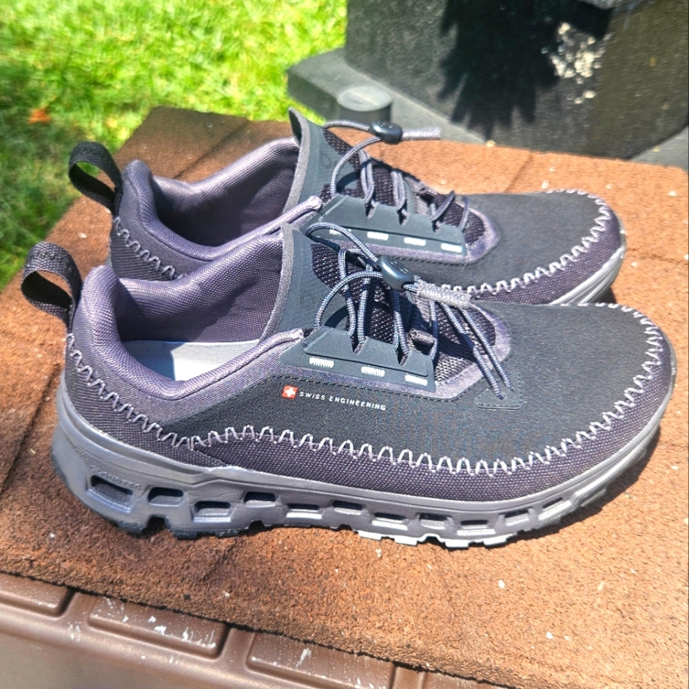 On cloud Cloudaway 2 Black and Grey Women's size 9